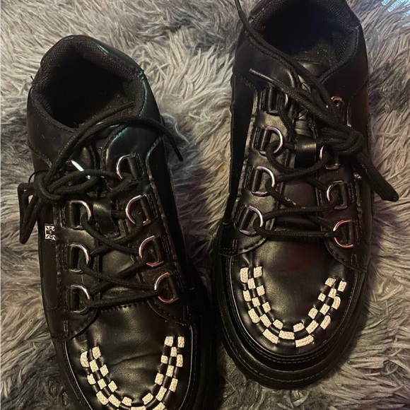 D-Wave Vinyl Platform T.U.K Sneaker - Picture 2 of 5